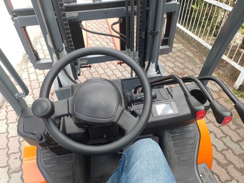 Wózek Widłowy Elektryczny 2,5 T 3,3 M Hangcha