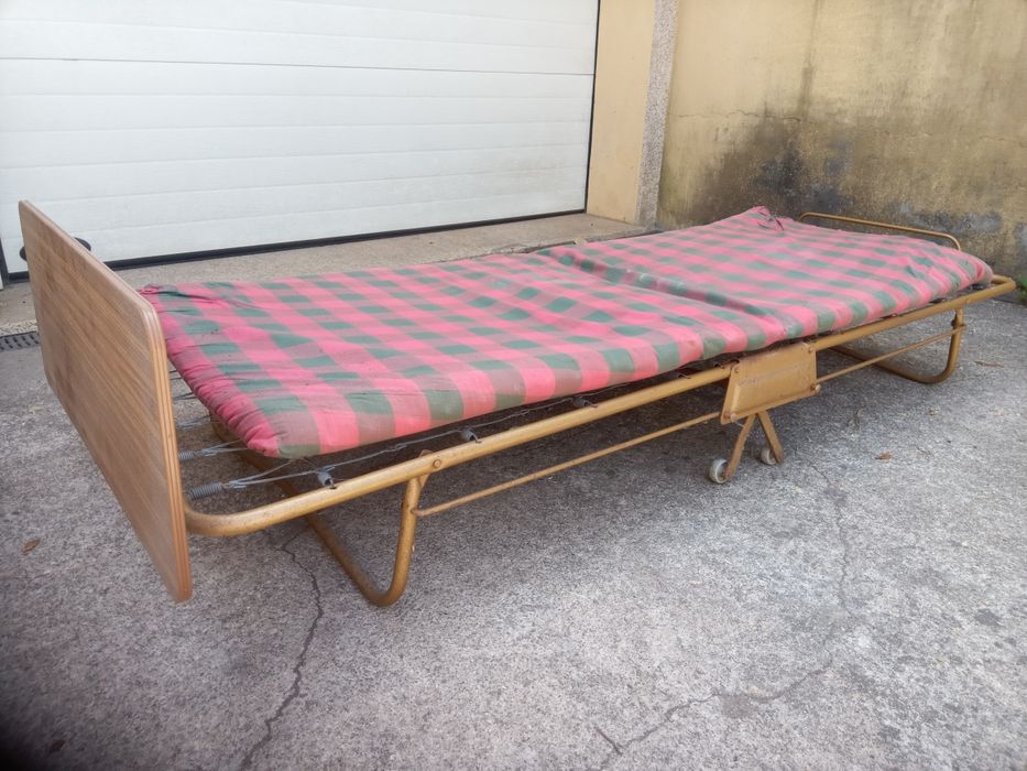 3 camas de campismo
