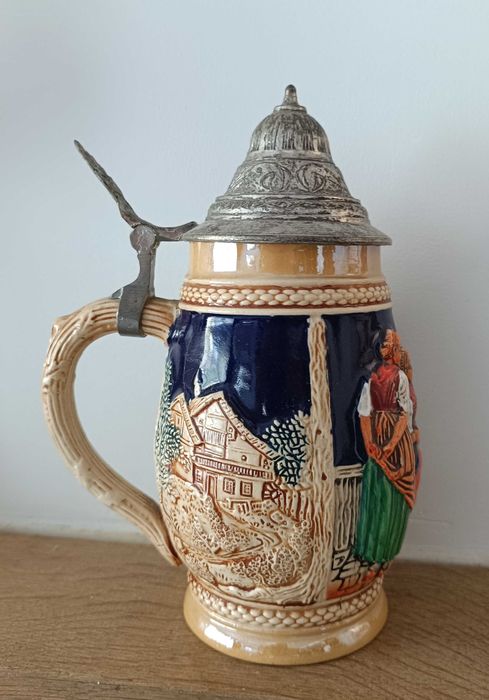 Stary kufel porcelanowy z przykrywką