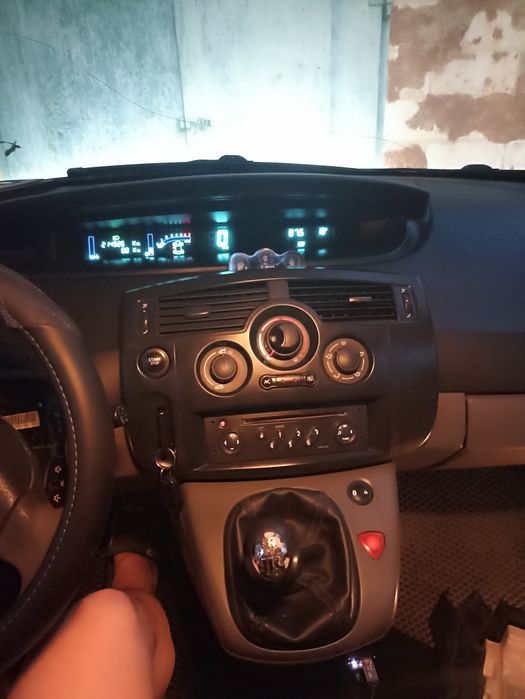 Продам авто. Рено Гранд Сценік
