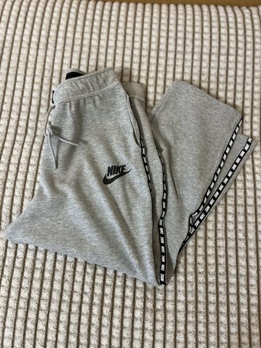 Спортивні жіночі бріджі Nike S (носила на М) вільного крою. Оригінал.