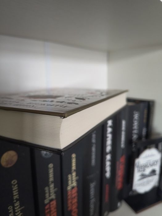 "Вбивство у різдвяній крамничці"