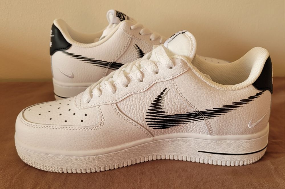 Buty młodzieżowe Nike Air Force 1 rozmiar 38,5