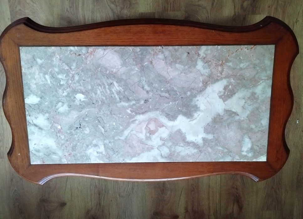 Coffee Table in Excellent Condition64738671920769121