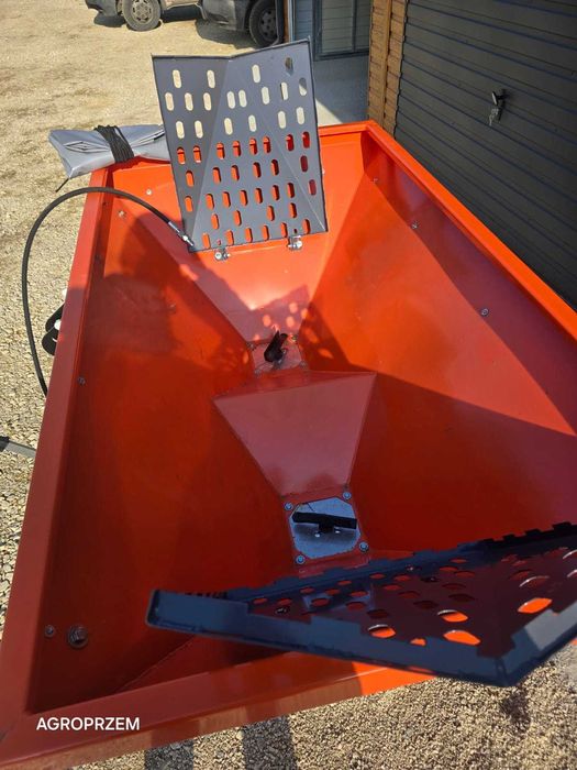 Rozsiewacze dwutarczowe poj. 400 do 1700l