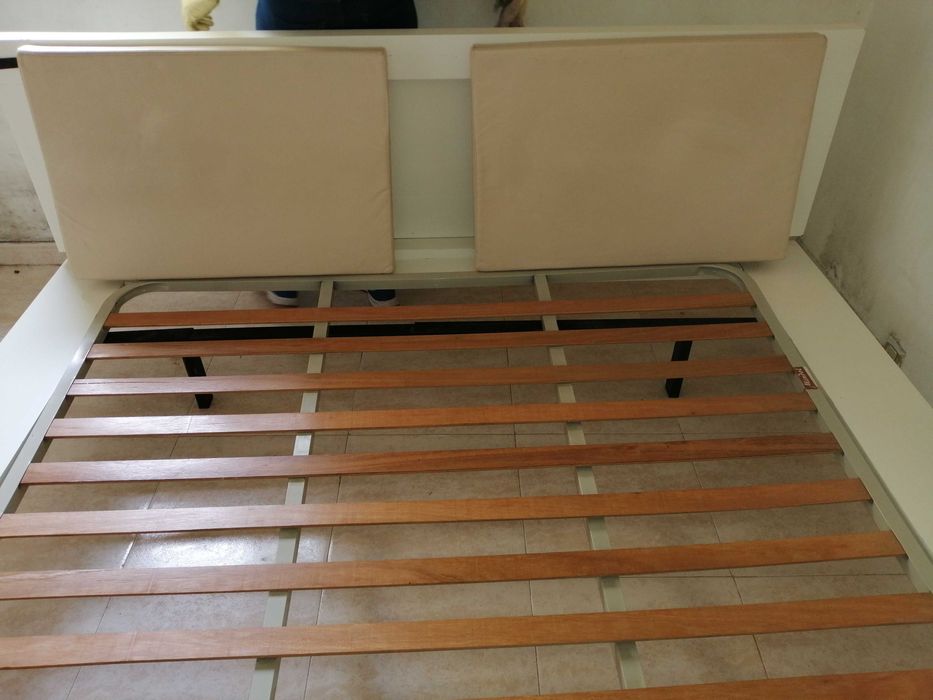 cama de casal  madeira lacada