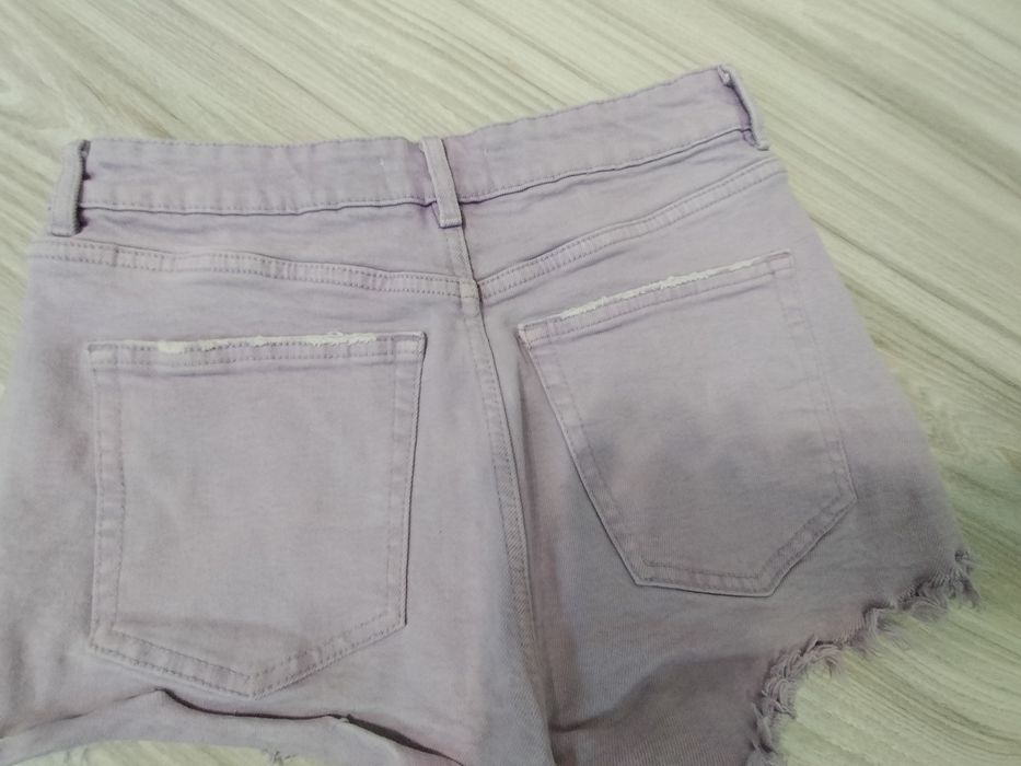 Krótkie spodenki Cropp 38