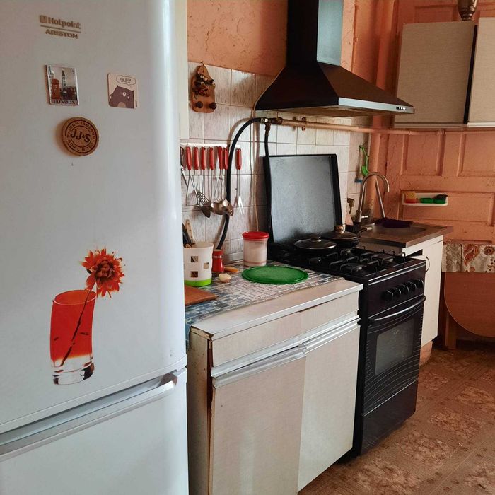 Сдам комнату в 3-комн,квартире по ул,Кравченко м.Лукьяновка
