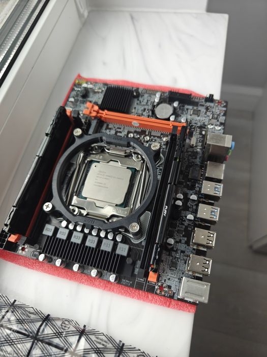 Плата рабочая с DDR4