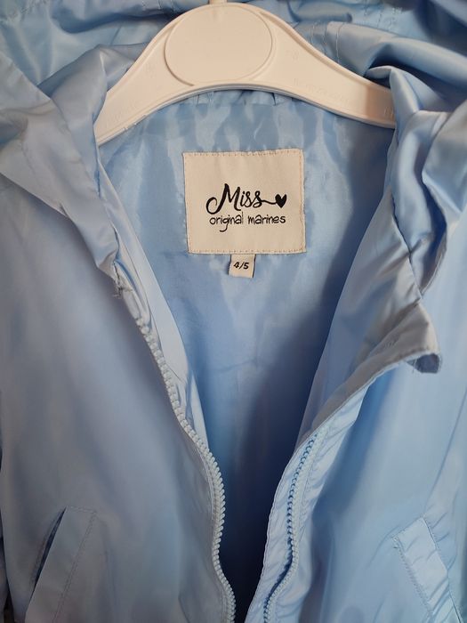 Блакитна куртка вітрівка на дівчинку 4/5 років