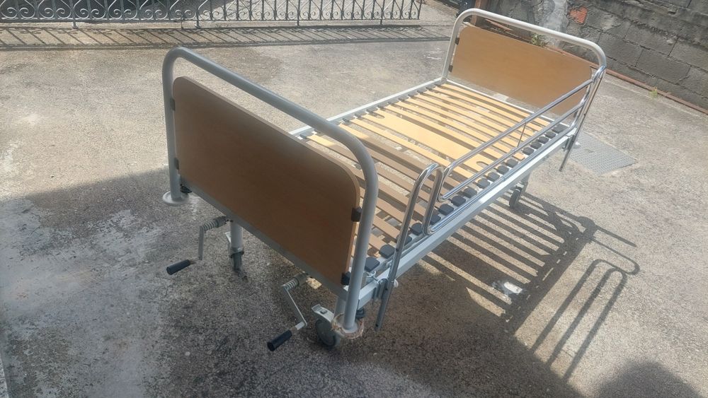 Cama articulada manual sem colchão