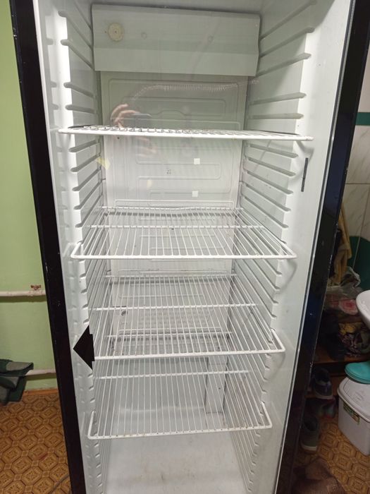 Холодильна вітрина