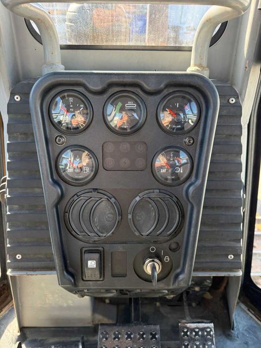 CAT D3GXL.