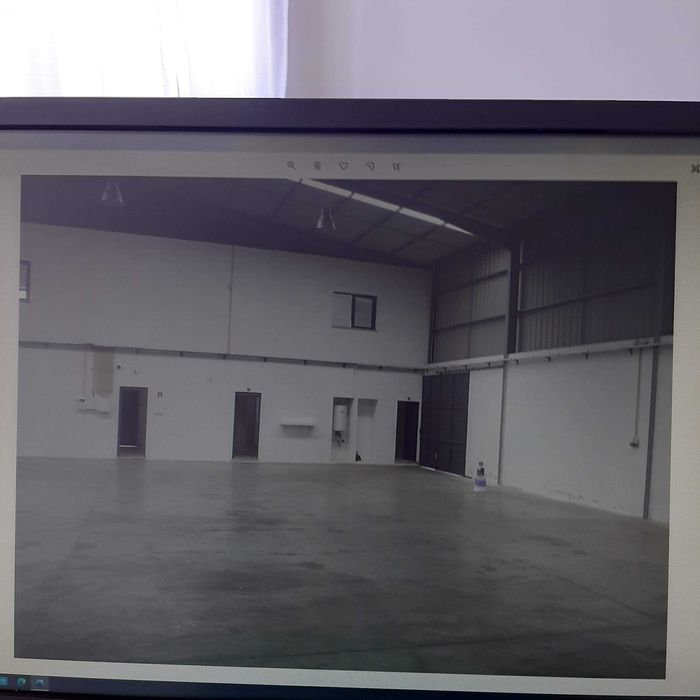 Arrenda-se Pavilhão