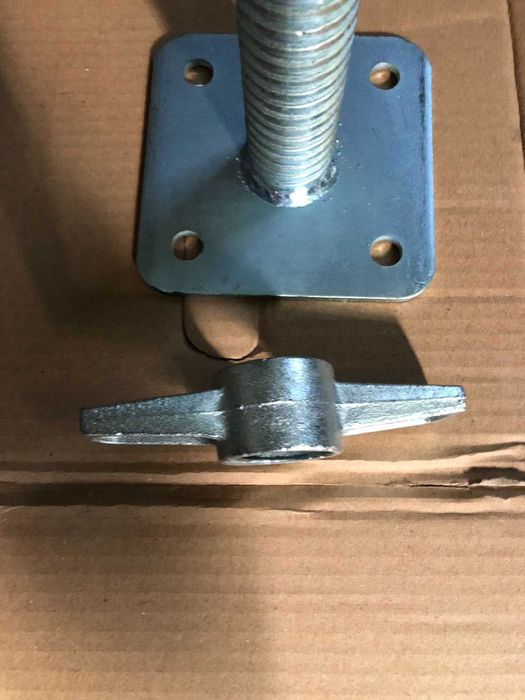 Домкрати до Риштувань, Опора, Гвинти, п'яти до будівельних лісів