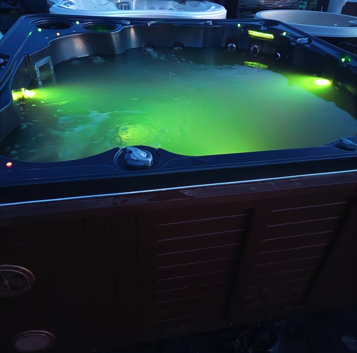 Jacuzzi zewnętrzne całoroczne Hydropool SPA 230X230 system balboa
