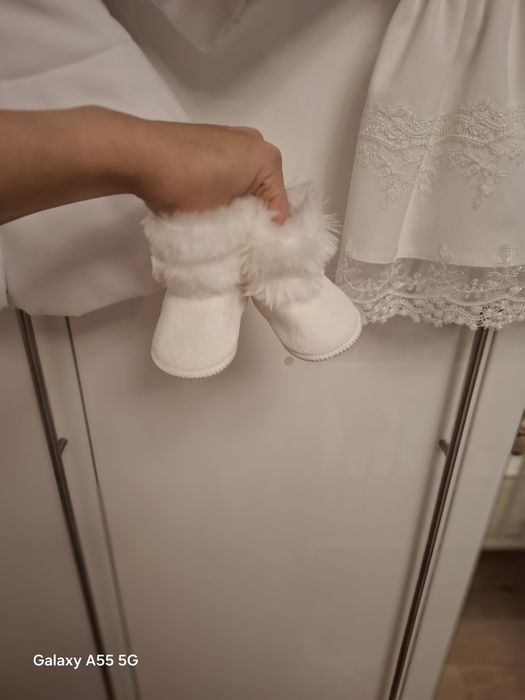 Ubranko na chrzest dla dziewczynki