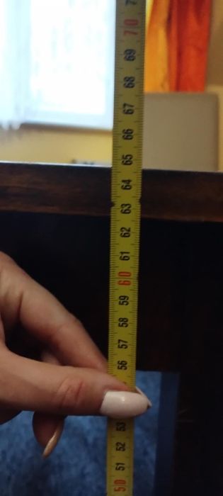 Drewniany okrągły stół