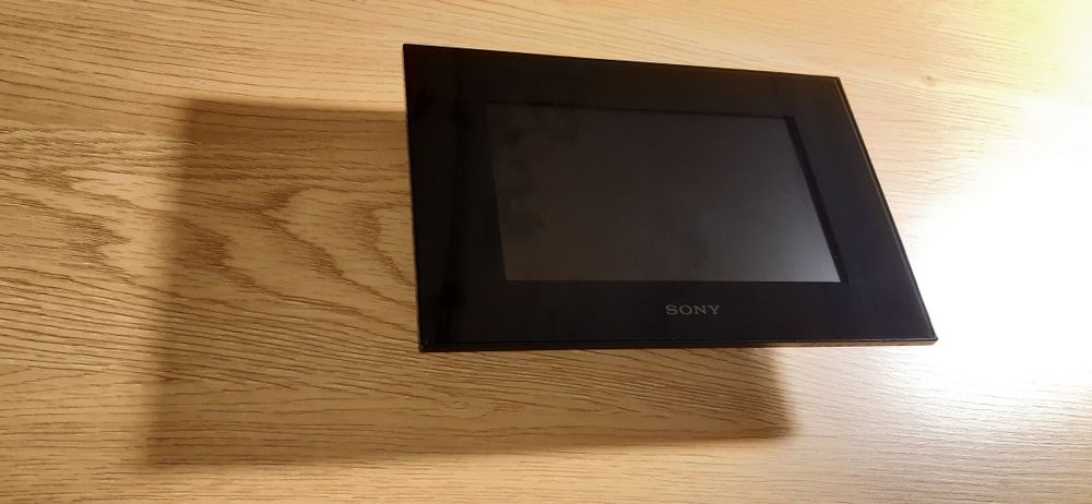Цифрова фоторамка SONY DPF d82