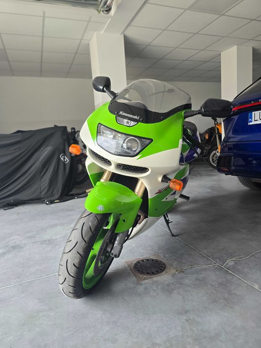 Kawasaki Zx 9r model A