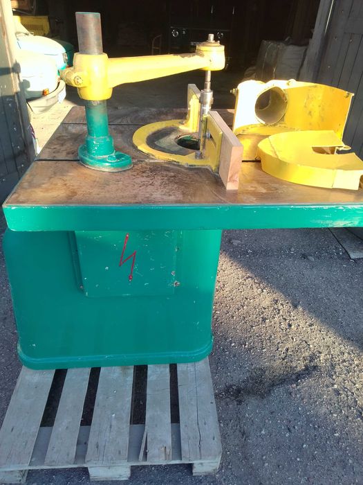 Frezarka dolnowrzecionowa do drewna