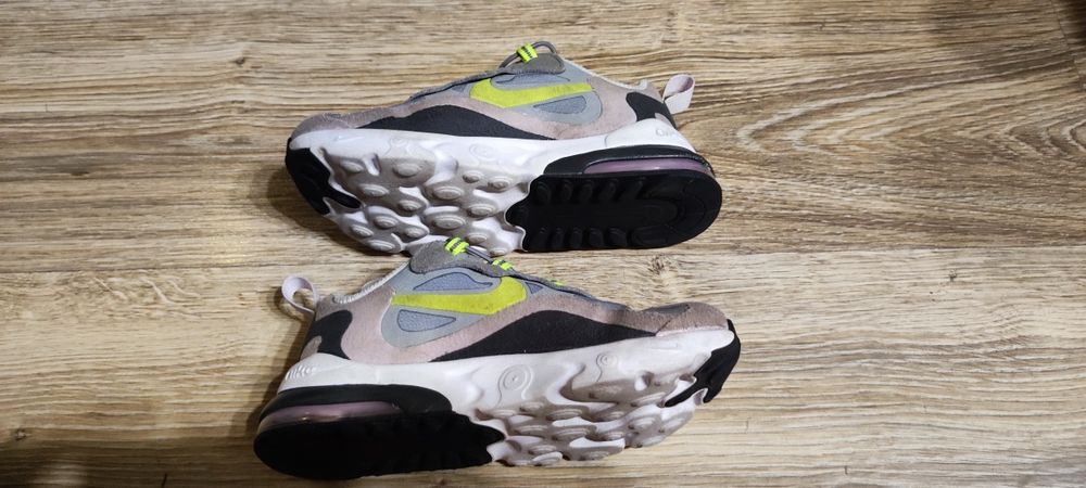 Nike Air Max 270 RT 26