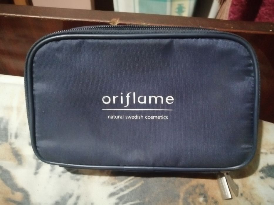 Косметичка Oriflame