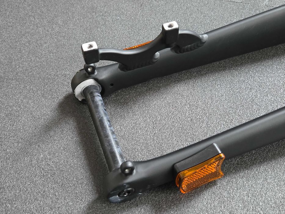 Nowy aluminiowy widelec 29" / 15X100 mm