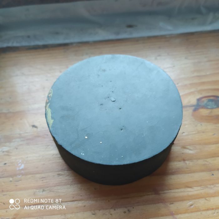 домино и шайба