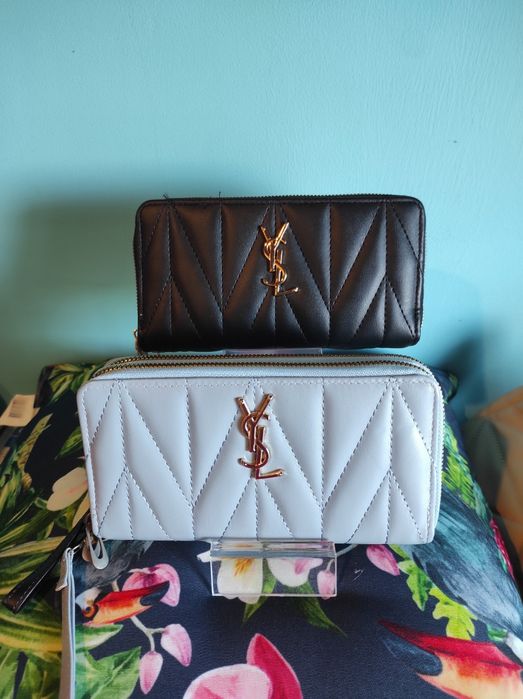 Carteira grande/ pochete (portes incluídos)