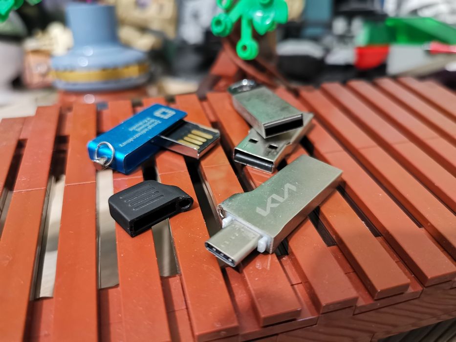 Pakiet metalowych pendrive 16GB