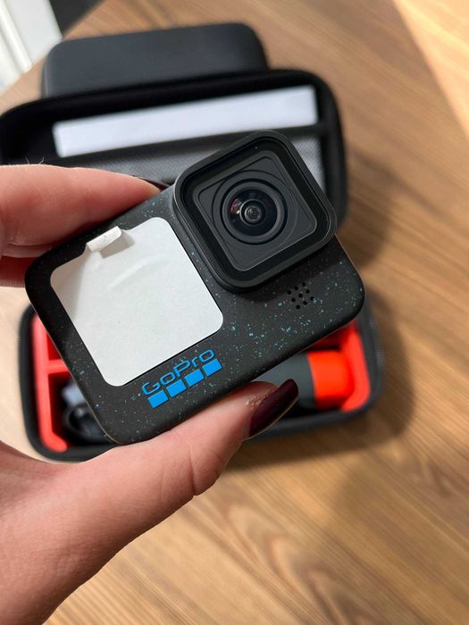Екшн-камера GoPro Hero 12 з флешкою