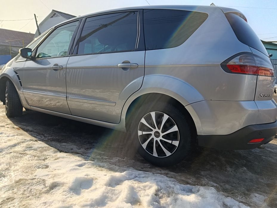 Авто для Військових. Мінівен 7 місний.