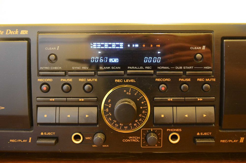 Duplo Gravador de Cassetes TEAC W-860R