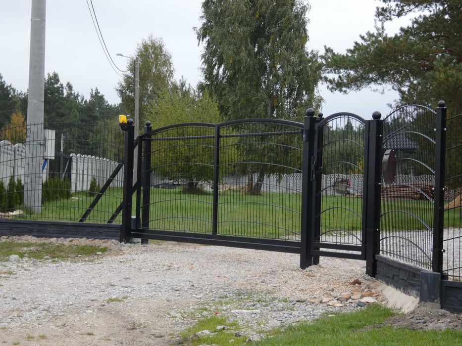 Brama ozdobna przesuwna dwuskrzydłowa wjazdowa