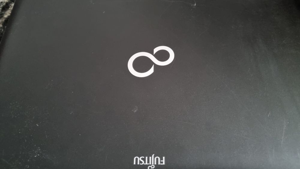 Laptop fujitsu ładowarka