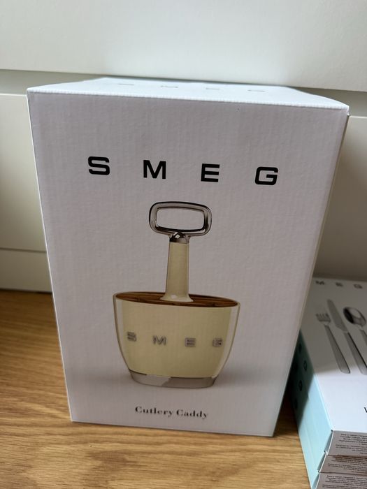 Conjunto talheres SMEG