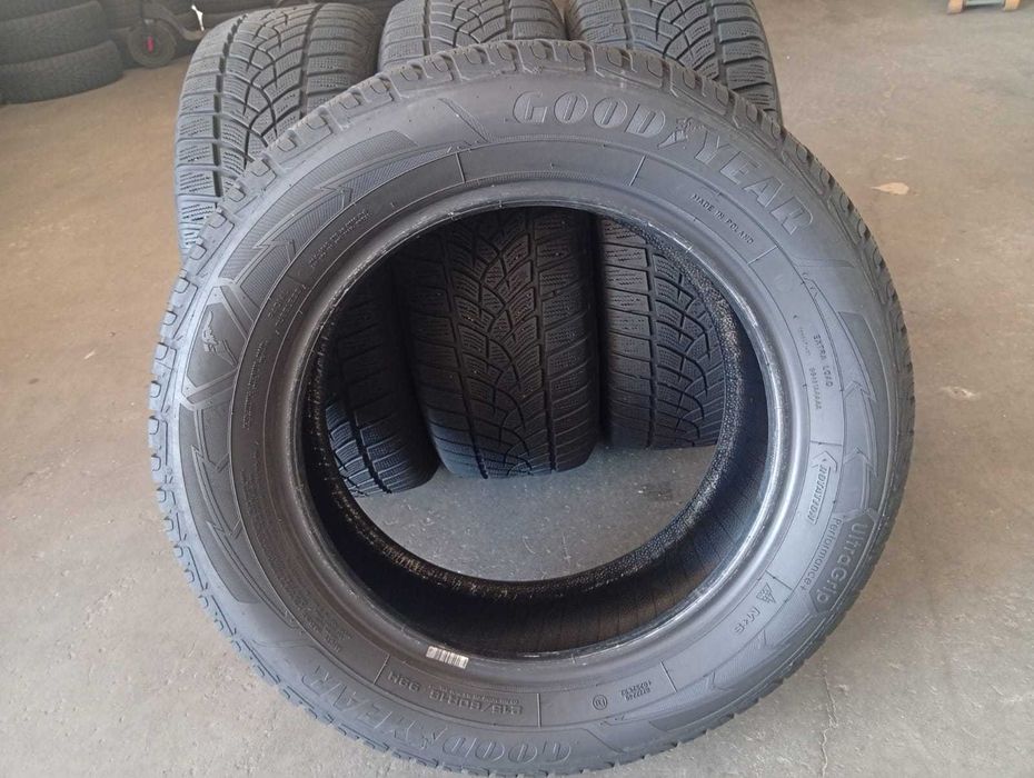 Goodyear Ultragrip Performance R16 215/60 шини зимові комплект 4шт