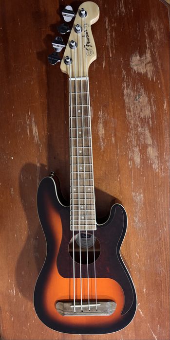 Бас укулеле. Fender fullerton uku p-bass.