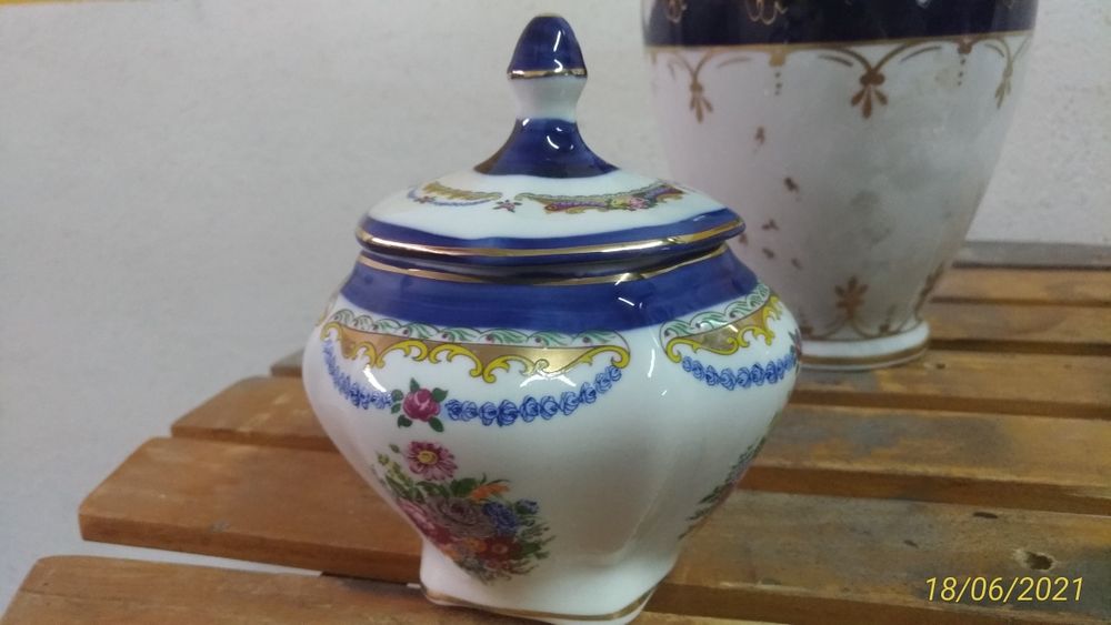 Porcelain Jars64861514480131123