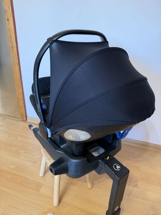 Fotelik/nosidełko  Avionaut Pixel wraz z bazą isofix