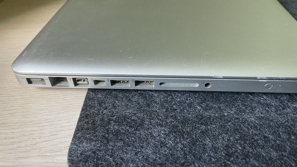 Apple MacBook Pro  13