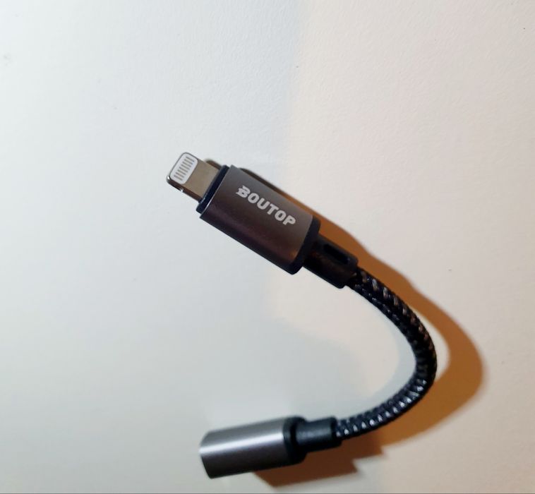 BOUTOP przejściówka Lightning na gniazdo słuchawkowe 3,5 mm