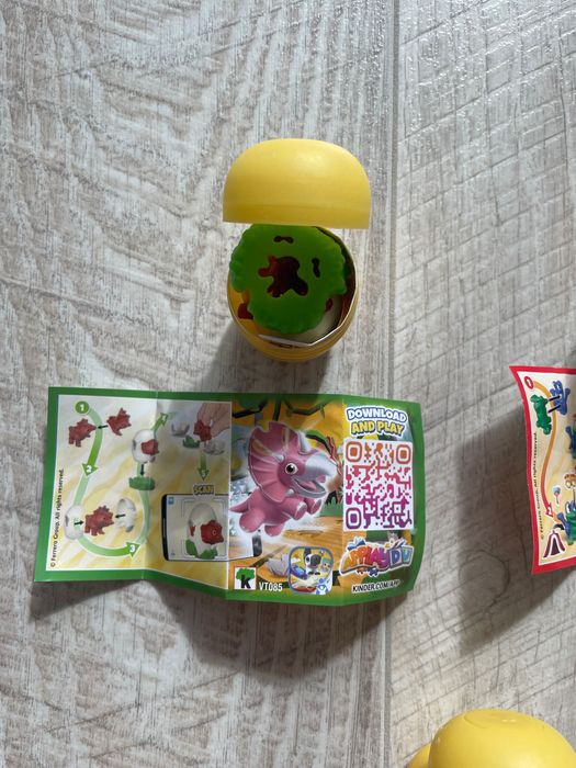 Kinder іграшки кіндер