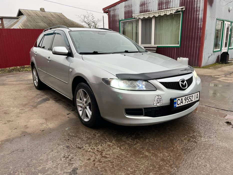 Автомобіль Мазда 6