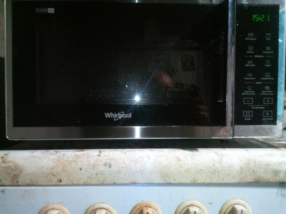 Microondas  Wrillpool  todo inox 20€