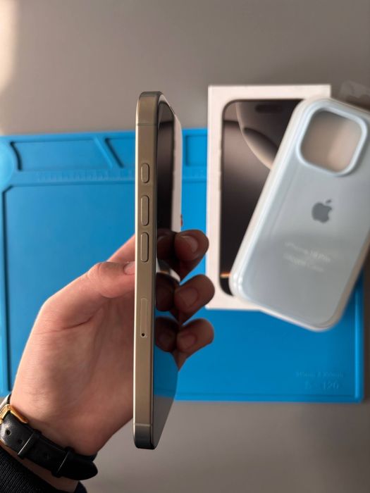 iPhone 16 pro ,256 gb