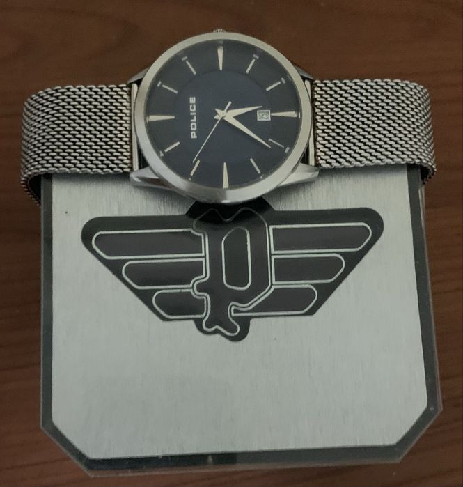 Vendo Relogio e Colar da marca (POLICE)