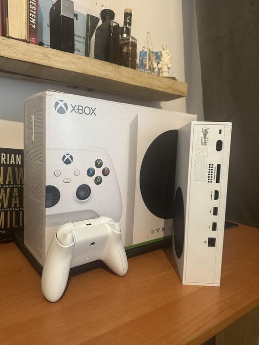 Konsola Xbox Series S Pudełko Pad Okablowanie Super Stan !!!