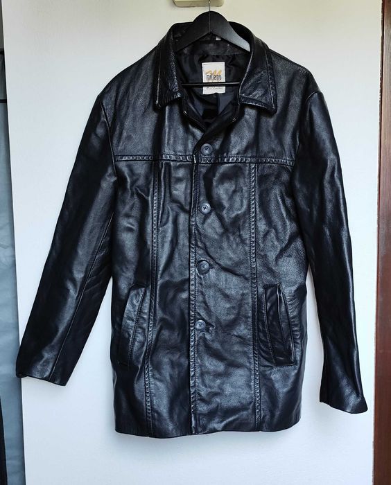 Kurtka dłuższa Płaszcz Płaszczyk skórzana czarna unisex na guziki